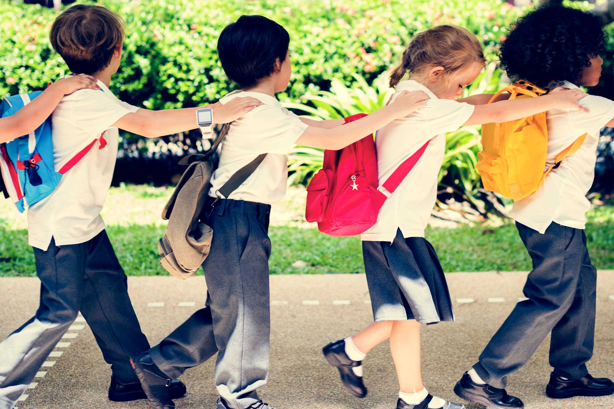 slide-students-walking